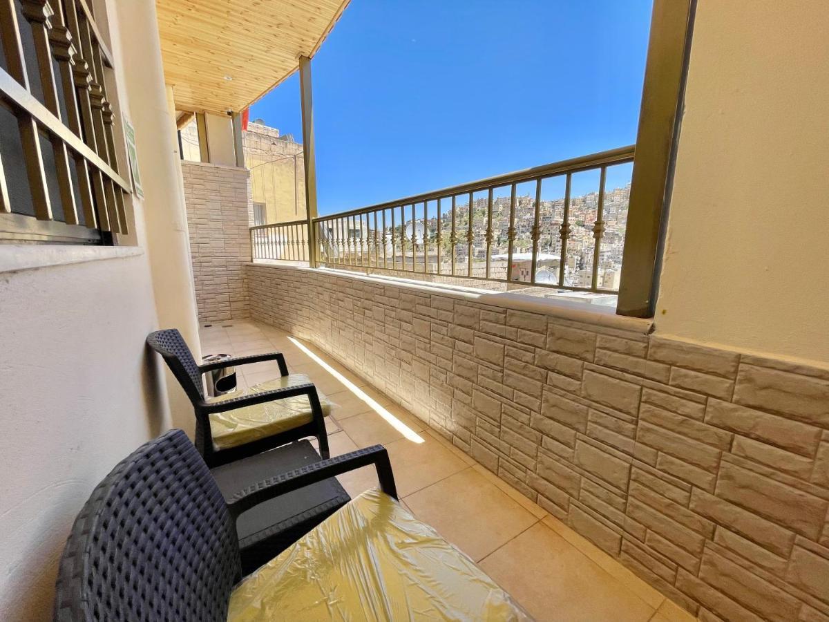 Villa Mira Guesthouse 2 - Downtown Central Amman - Al Diyrih Amã Exterior foto